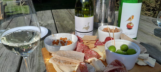 ESCAPE TO THE VINEYARD FIVE DAYS A WEEK
