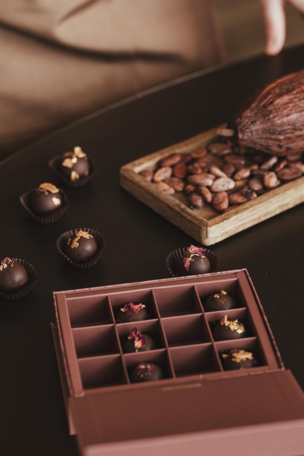 Chocolate making with Atelier